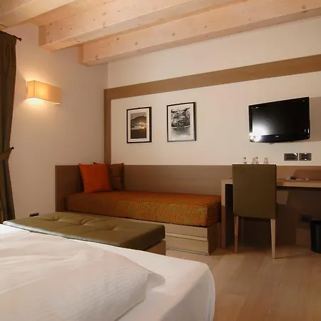 Dolomiti Gaia Отель 3*